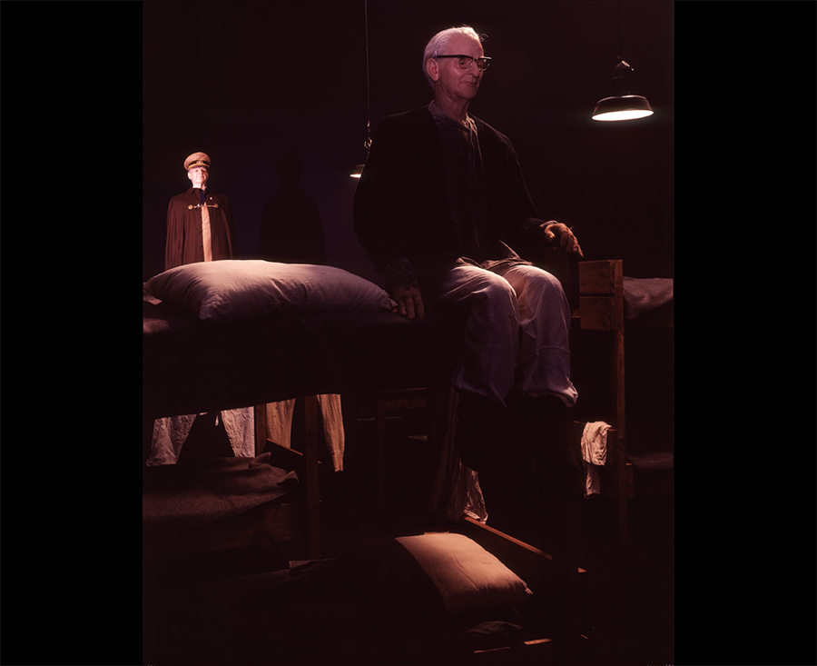 VATERBILDER | FATHERPICTURES - STAGED FAMILY PICTURES WITH SILICONE PUPPETS - Der Vertrag / The contract- 2004 &copy;  Burkhard Philipp von Harder